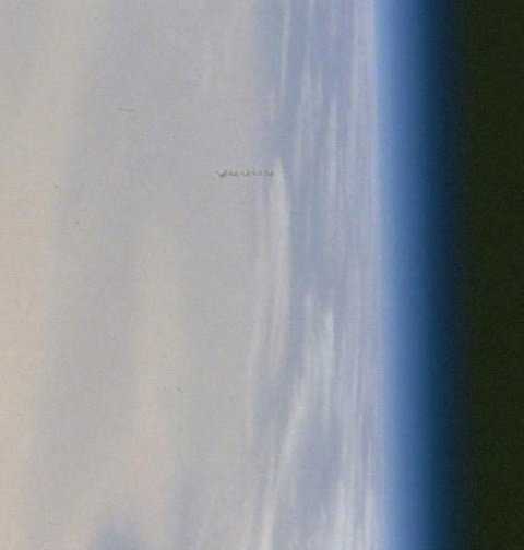Image 2:The "Chain UFO": NASA's Decades-Old Mystery and Its Eerie Reappearance Over Tokyo